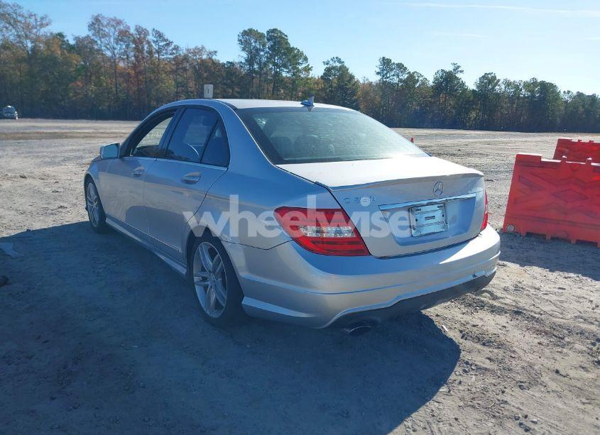 Photo 3 of 2014 Mercedes-benz C 250 (VIN WDDGF4HB8EA947921)