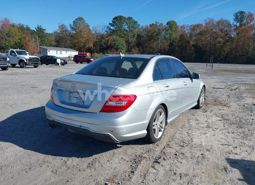 Photo 4 of 2014 Mercedes-benz C 250 (VIN WDDGF4HB8EA947921)