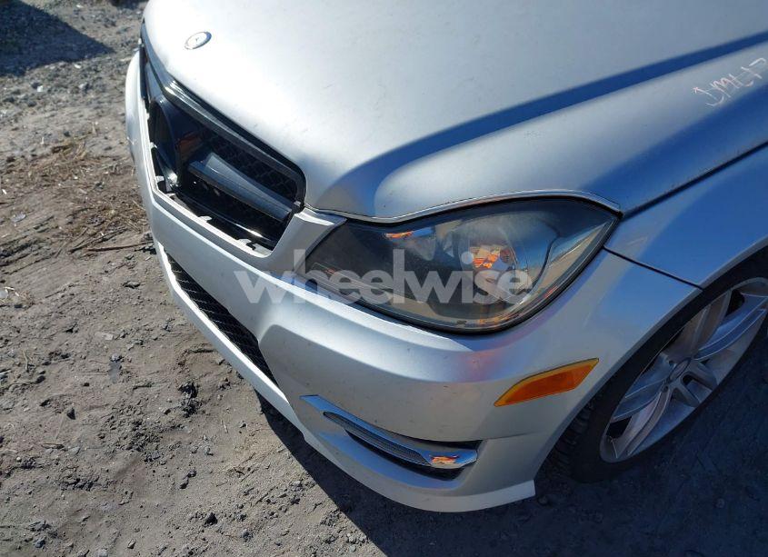 Photo 6 of 2014 Mercedes-benz C 250 (VIN WDDGF4HB8EA947921)