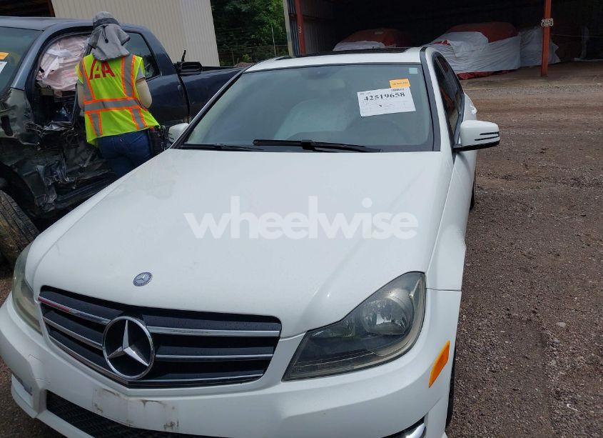 Photo 12 of 2014 Mercedes-benz C 250 LUXURY/SPORT (VIN WDDGF4HB8EG198230)