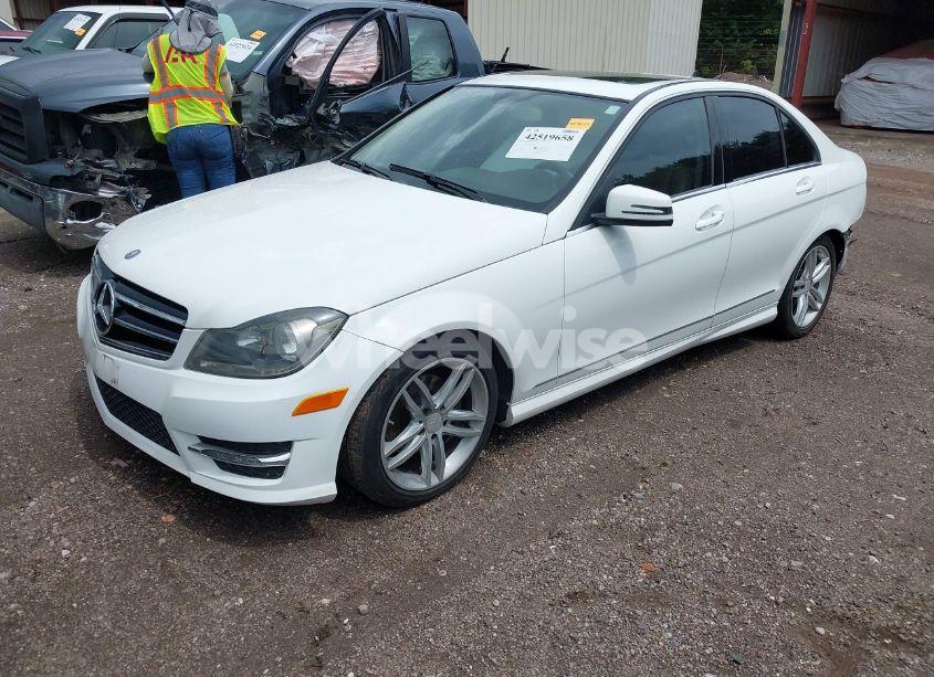 Photo 2 of 2014 Mercedes-benz C 250 LUXURY/SPORT (VIN WDDGF4HB8EG198230)