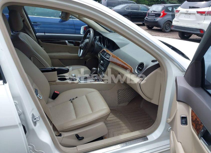 Photo 5 of 2014 Mercedes-benz C 250 LUXURY/SPORT (VIN WDDGF4HB8EG198230)