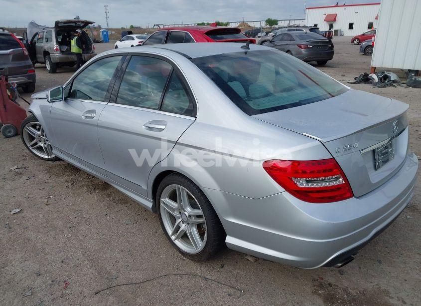 Photo 3 of 2013 Mercedes-benz C 250 LUXURY/SPORT (VIN WDDGF4HB9DR263962)