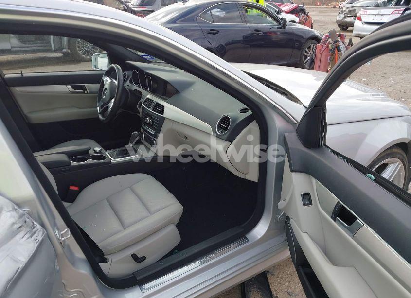 Photo 5 of 2013 Mercedes-benz C 250 LUXURY/SPORT (VIN WDDGF4HB9DR263962)