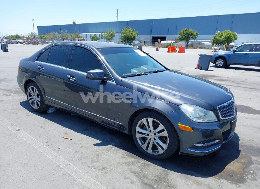 2013 Mercedes-benz C 250 LUXURY/SPORT (VIN WDDGF4HB9DR300881) main photo