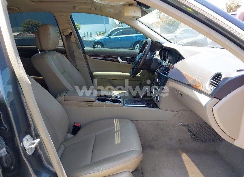 Photo 5 of 2013 Mercedes-benz C 250 LUXURY/SPORT (VIN WDDGF4HB9DR300881)