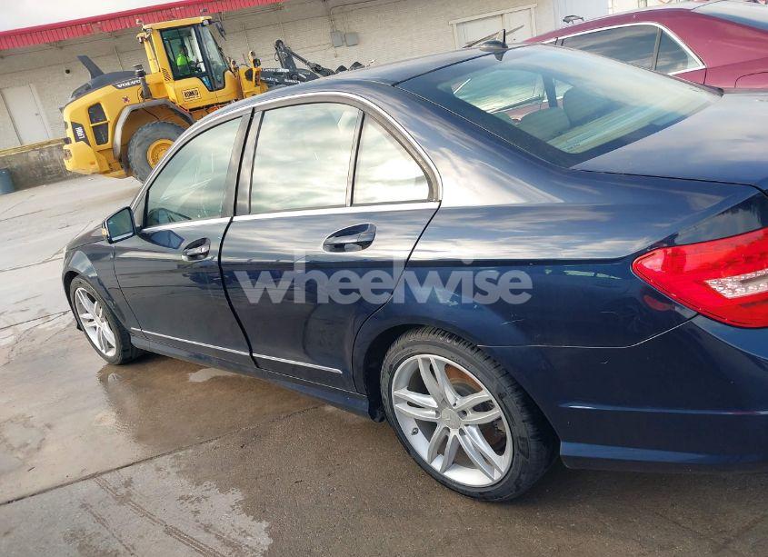 Photo 15 of 2014 Mercedes-benz C 250 (VIN WDDGF4HB9EA963433)