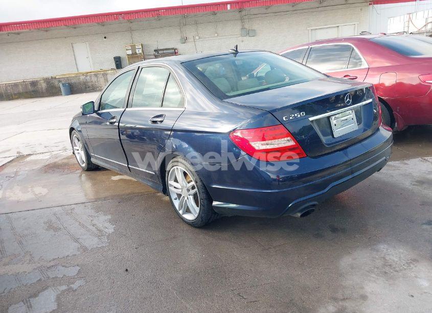 Photo 3 of 2014 Mercedes-benz C 250 (VIN WDDGF4HB9EA963433)