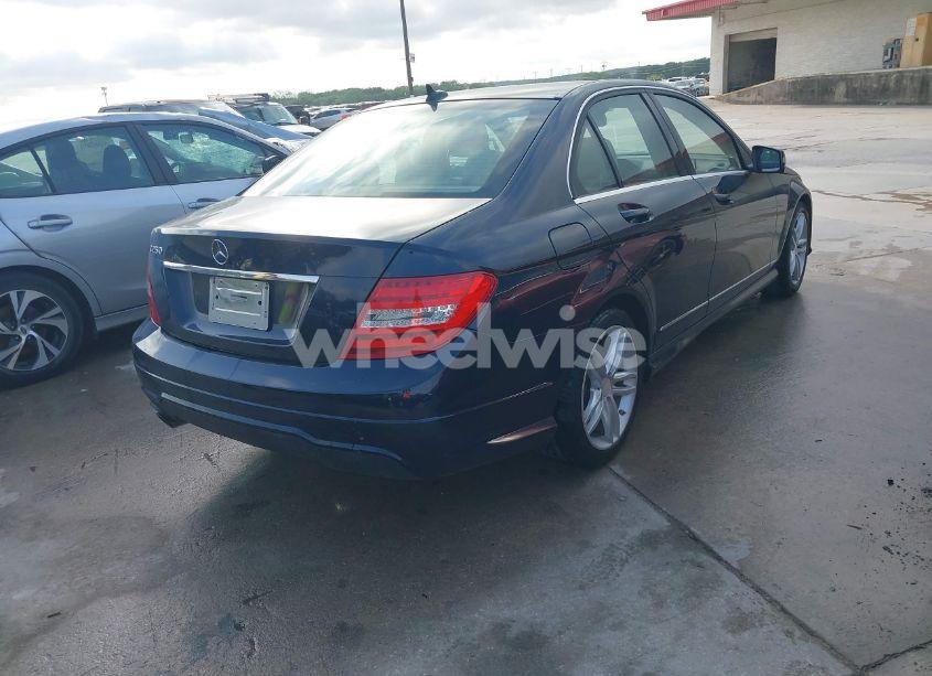 Photo 4 of 2014 Mercedes-benz C 250 (VIN WDDGF4HB9EA963433)