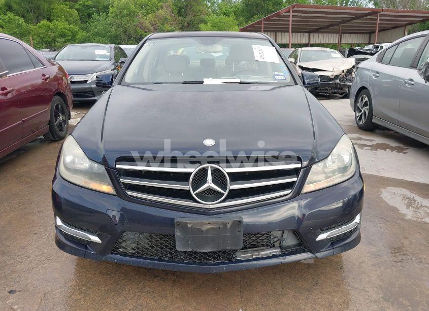 Photo 6 of 2014 Mercedes-benz C 250 (VIN WDDGF4HB9EA963433)