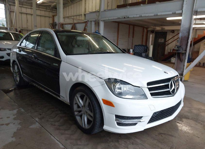 2013 Mercedes-benz C 250 LUXURY/SPORT (VIN WDDGF4HBXDA839380) main photo