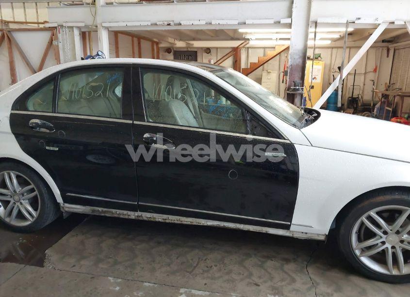 Photo 6 of 2013 Mercedes-benz C 250 LUXURY/SPORT (VIN WDDGF4HBXDA839380)