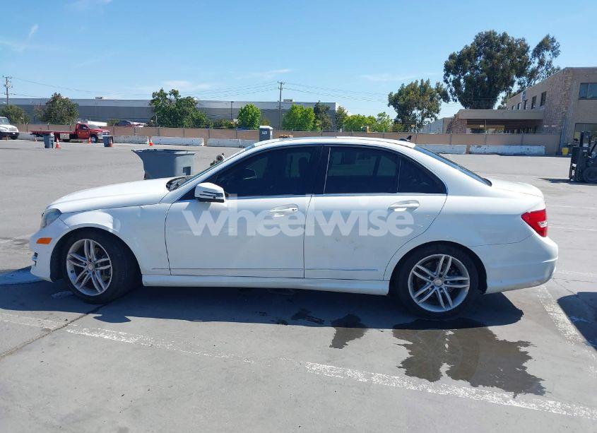 Photo 14 of 2013 Mercedes-benz C 250 (VIN WDDGF4HBXDA860522)