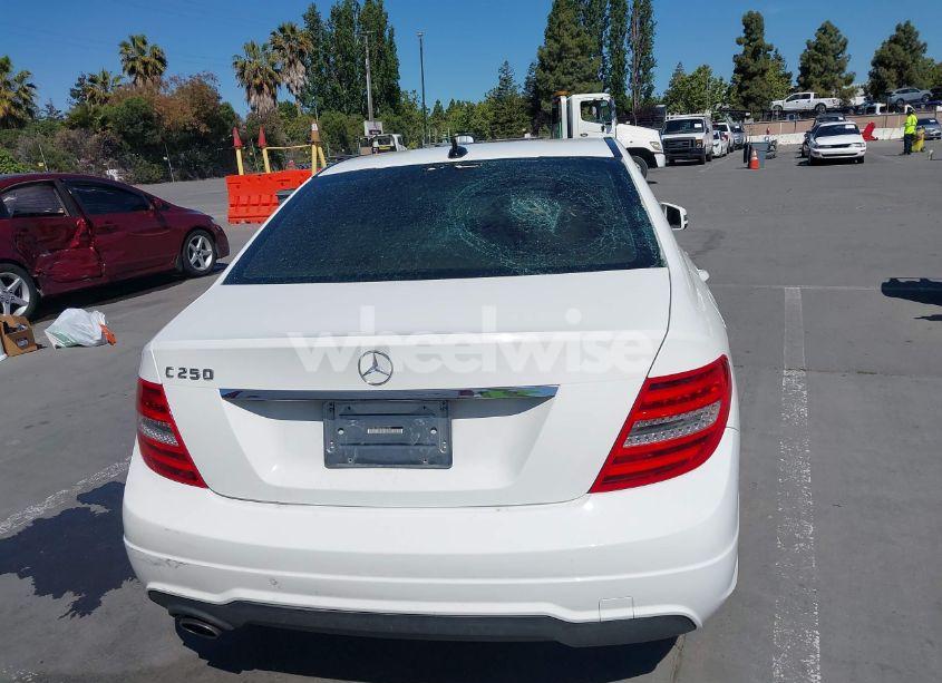 Photo 16 of 2013 Mercedes-benz C 250 (VIN WDDGF4HBXDA860522)