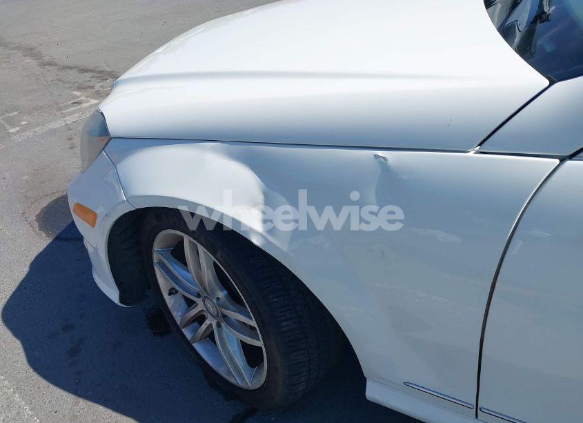 Photo 19 of 2013 Mercedes-benz C 250 (VIN WDDGF4HBXDA860522)