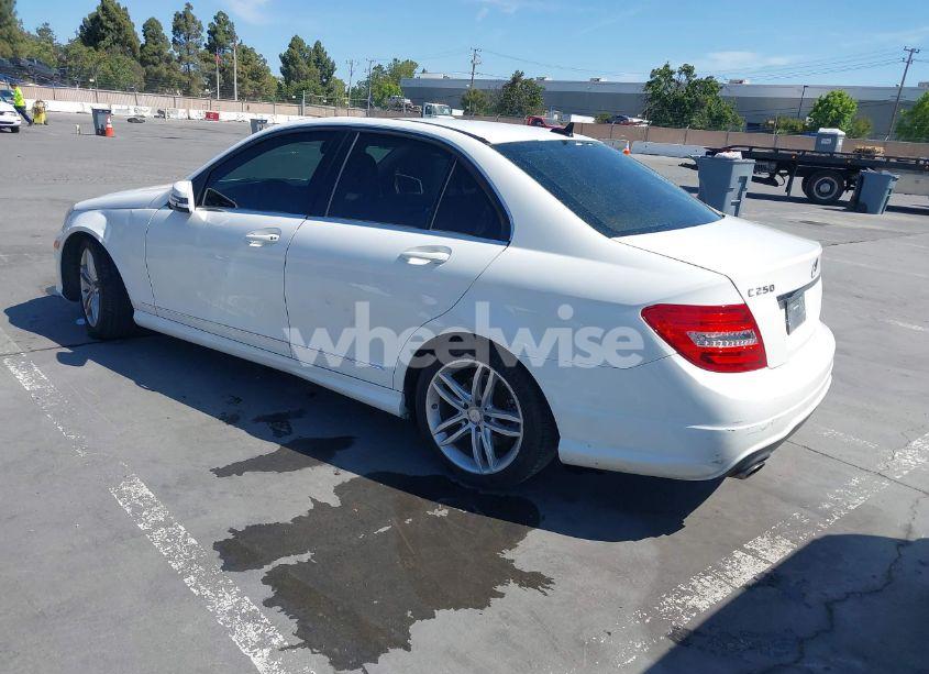 Photo 3 of 2013 Mercedes-benz C 250 (VIN WDDGF4HBXDA860522)