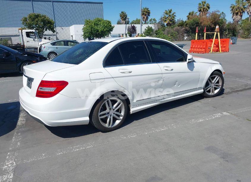 Photo 4 of 2013 Mercedes-benz C 250 (VIN WDDGF4HBXDA860522)