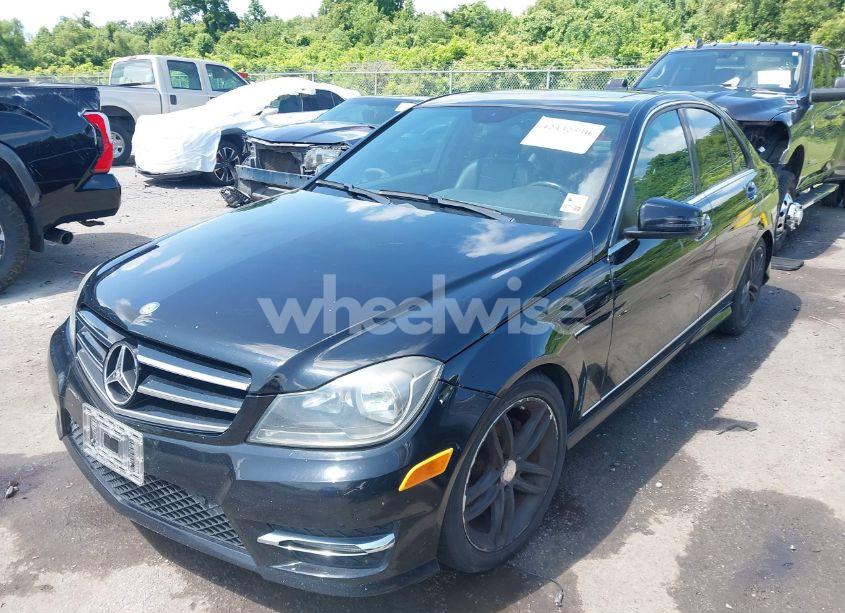 Photo 2 of 2014 Mercedes-benz C 250 LUXURY/SPORT (VIN WDDGF4HBXEA941294)
