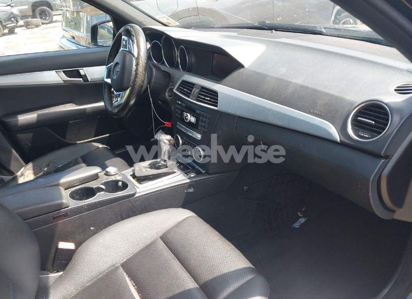 Photo 5 of 2014 Mercedes-benz C 250 LUXURY/SPORT (VIN WDDGF4HBXEA941294)