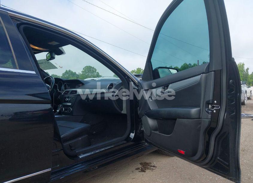 Photo 18 of 2014 Mercedes-benz C 250 LUXURY/SPORT (VIN WDDGF4HBXEA961769)