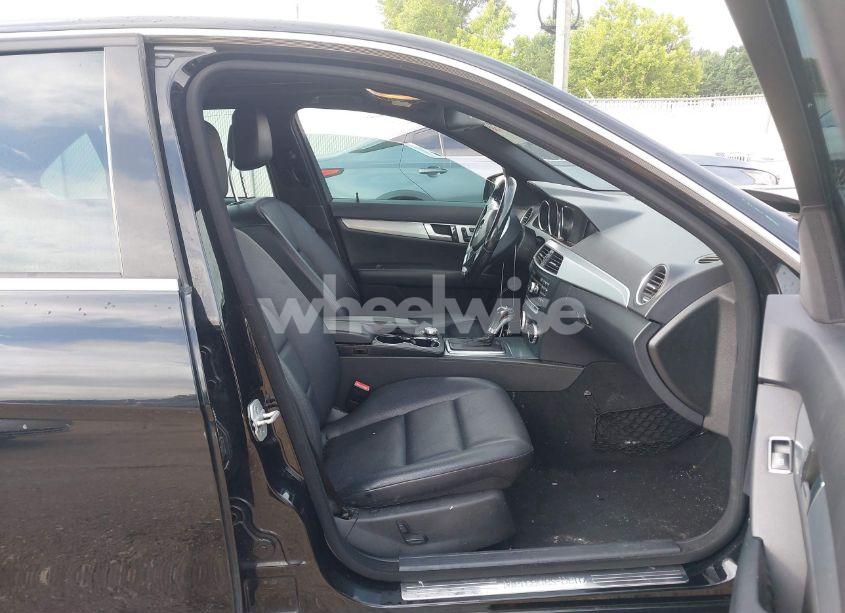 Photo 5 of 2014 Mercedes-benz C 250 LUXURY/SPORT (VIN WDDGF4HBXEA961769)