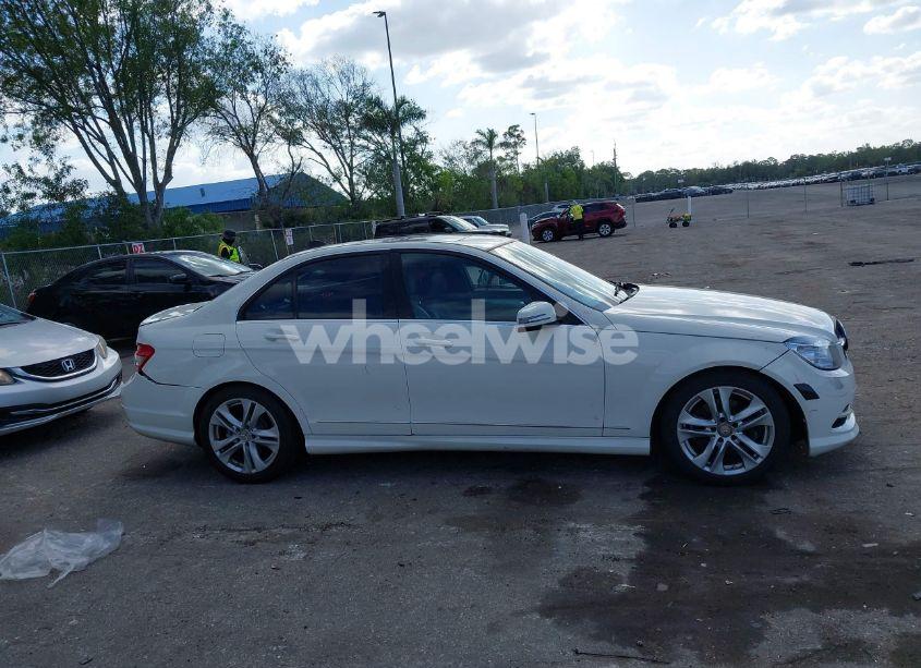 Photo 13 of 2011 Mercedes-benz C 300 LUXURY/SPORT (VIN WDDGF5EB0BA483531)