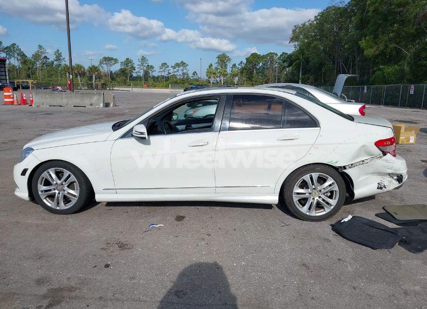 Photo 14 of 2011 Mercedes-benz C 300 LUXURY/SPORT (VIN WDDGF5EB0BA483531)