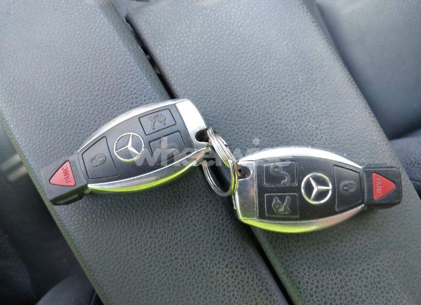 Photo 11 of 2010 Mercedes-benz C 300 LUXURY/SPORT (VIN WDDGF5EB1AR100132)