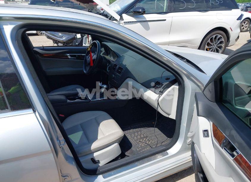 Photo 5 of 2010 Mercedes-benz C 300 LUXURY/SPORT (VIN WDDGF5EB3AF469303)