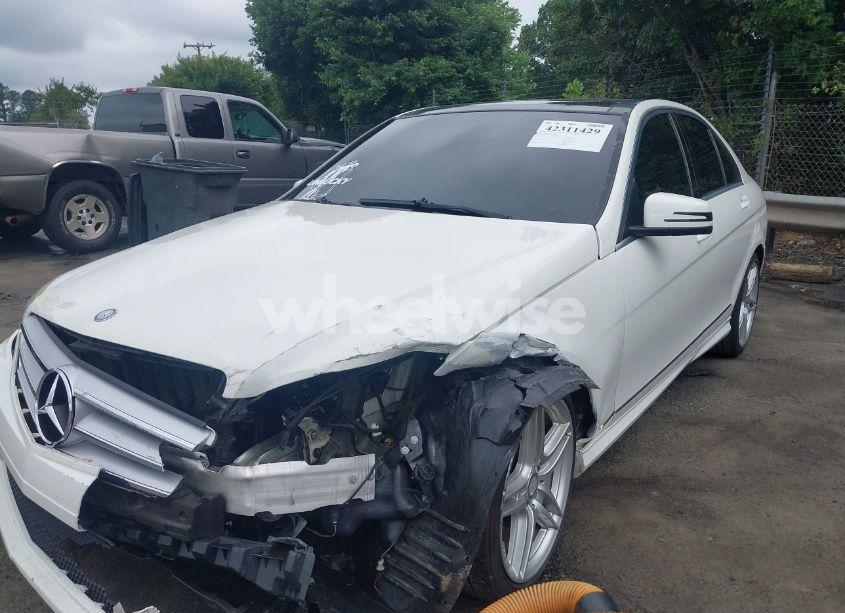 Photo 2 of 2010 Mercedes-benz C 300 LUXURY/SPORT (VIN WDDGF5EB5AR125664)