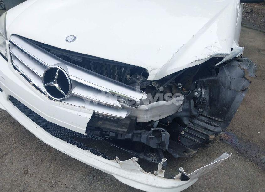 Photo 6 of 2010 Mercedes-benz C 300 LUXURY/SPORT (VIN WDDGF5EB5AR125664)