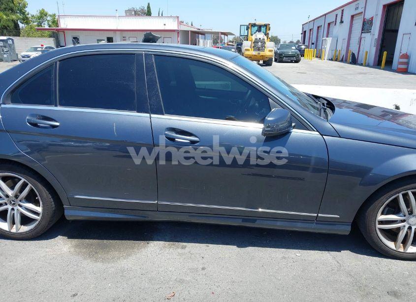 Photo 13 of 2011 Mercedes-benz C 300 LUXURY/SPORT (VIN WDDGF5EB5BA466188)