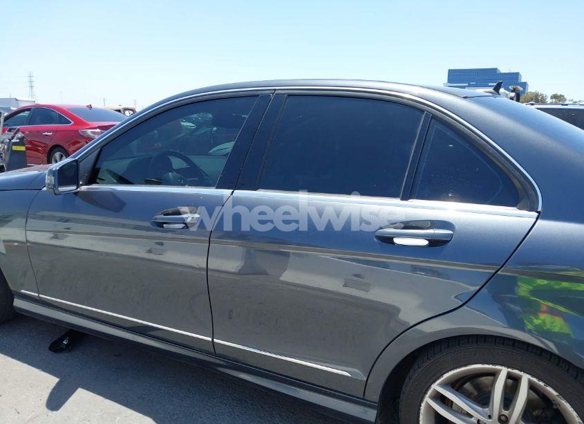Photo 14 of 2011 Mercedes-benz C 300 LUXURY/SPORT (VIN WDDGF5EB5BA466188)