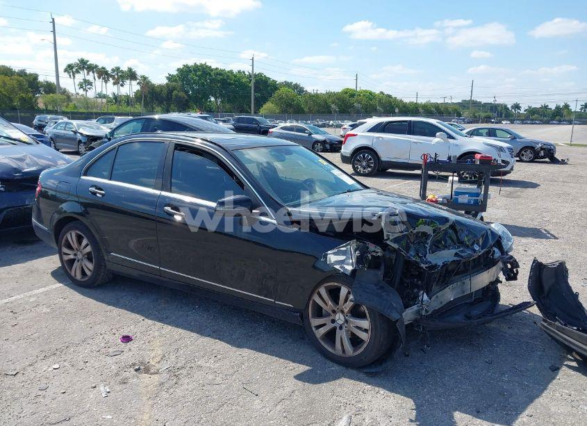 2011 Mercedes-benz C 300 LUXURY/SPORT (VIN WDDGF5EB5BR161582) main photo