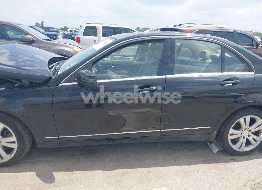 Photo 14 of 2010 Mercedes-benz C 300 LUXURY/SPORT (VIN WDDGF5EB8AR131278)