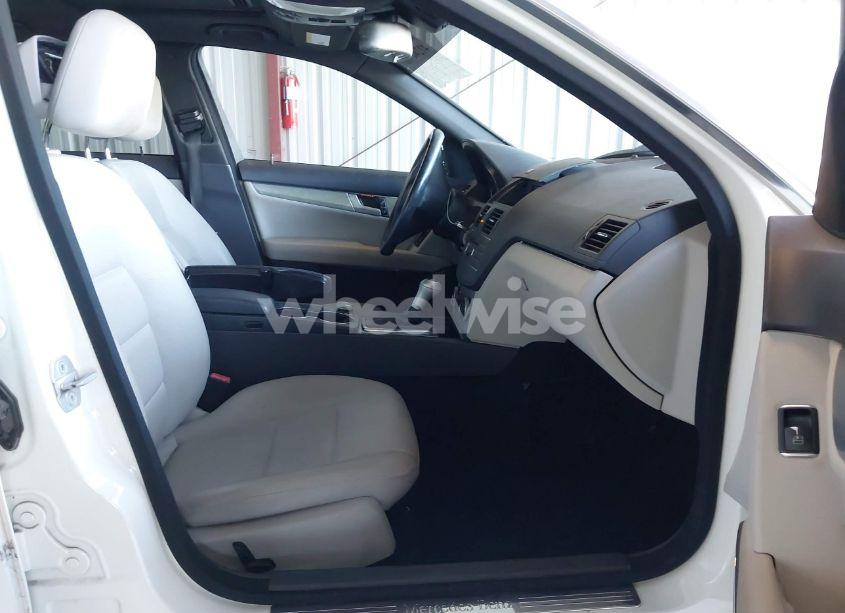 Photo 5 of 2011 Mercedes-benz C 300 LUXURY/SPORT (VIN WDDGF5EB9BR160421)