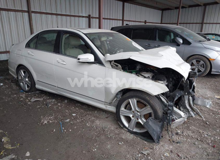 2011 Mercedes-benz C 300 LUXURY/SPORT (VIN WDDGF5EBXBA520875) main photo