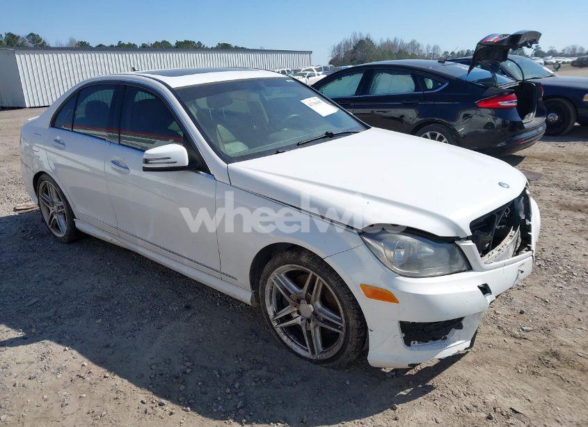2013 Mercedes-benz C 350 SPORT (VIN WDDGF5HB1DA861449) main photo
