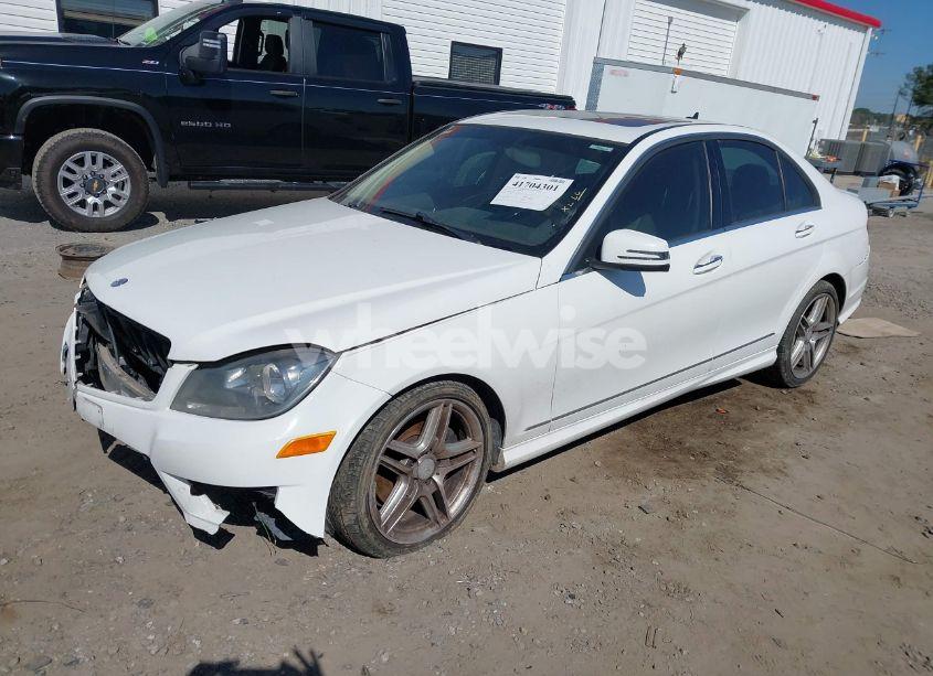 Photo 2 of 2013 Mercedes-benz C 350 SPORT (VIN WDDGF5HB1DA861449)