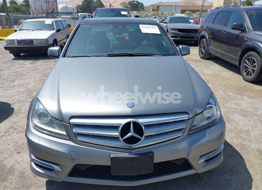 Photo 13 of 2013 Mercedes-benz C 350 SPORT (VIN WDDGF5HB9DA845290)