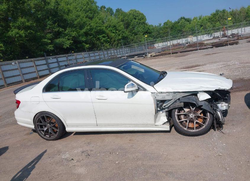 Photo 13 of 2009 Mercedes-benz C 63 AMG (VIN WDDGF77X49F275105)