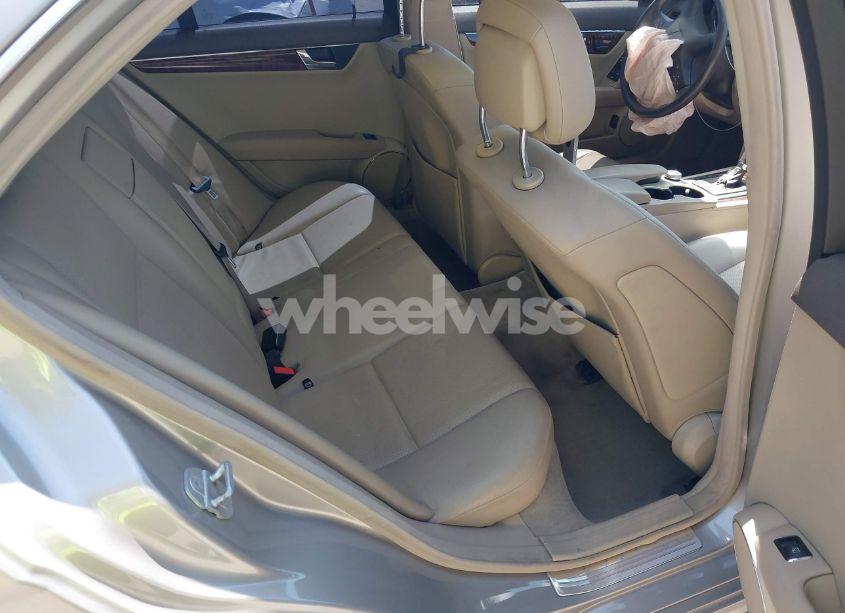 Photo 8 of 2009 Mercedes-benz C 300 LUXURY 4MATIC/SPORT 4MATIC (VIN WDDGF81X09R071799)