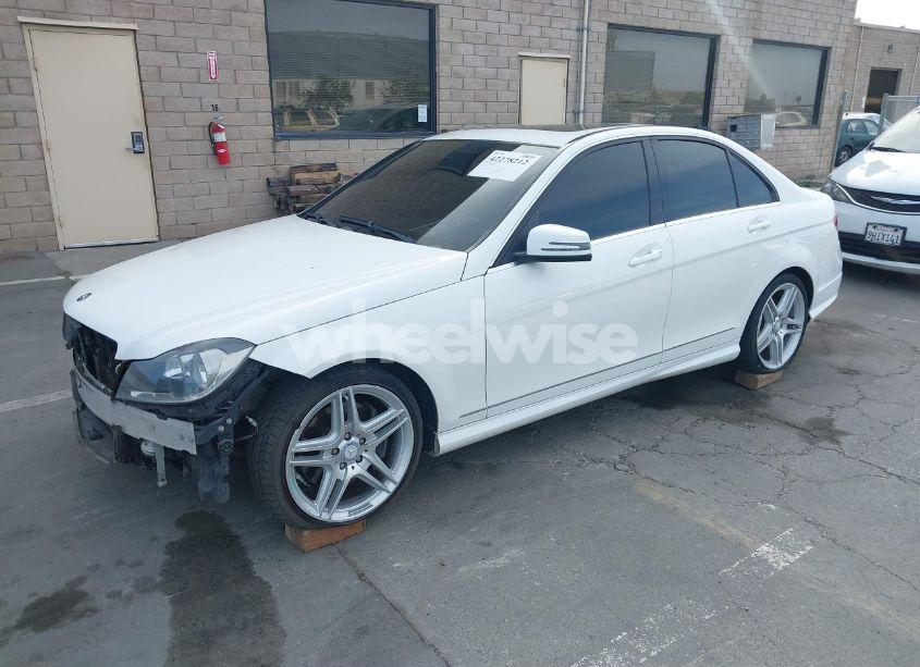Photo 2 of 2013 Mercedes-benz C 300 LUXURY 4MATIC/SPORT 4MATIC (VIN WDDGF8AB0DA779904)