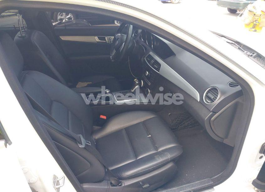 Photo 5 of 2013 Mercedes-benz C 300 LUXURY 4MATIC/SPORT 4MATIC (VIN WDDGF8AB0DA779904)