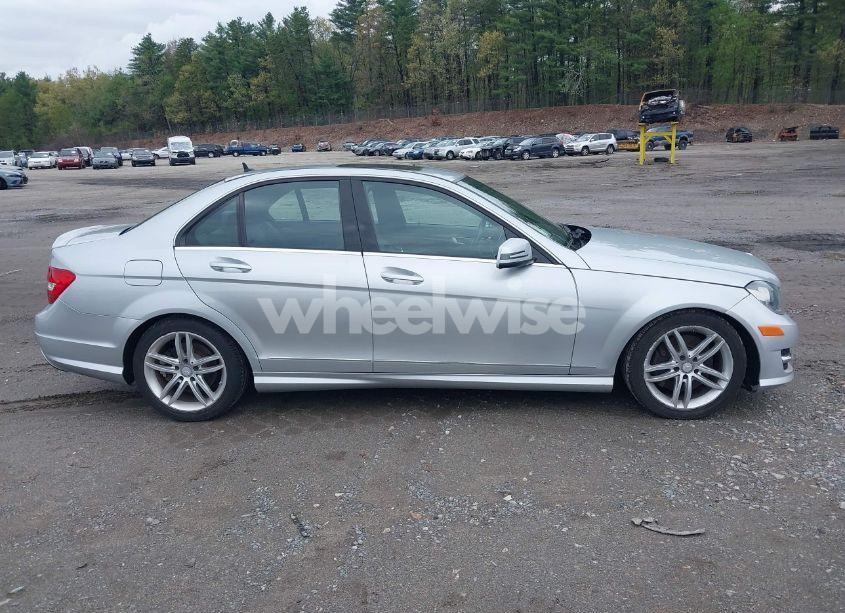 Photo 13 of 2013 Mercedes-benz C 300 LUXURY 4MATIC/SPORT 4MATIC (VIN WDDGF8AB0DR256335)