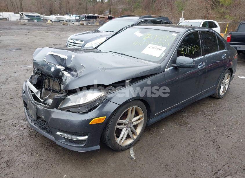 Photo 2 of 2013 Mercedes-benz C 300 LUXURY 4MATIC/SPORT 4MATIC (VIN WDDGF8AB0DR277122)