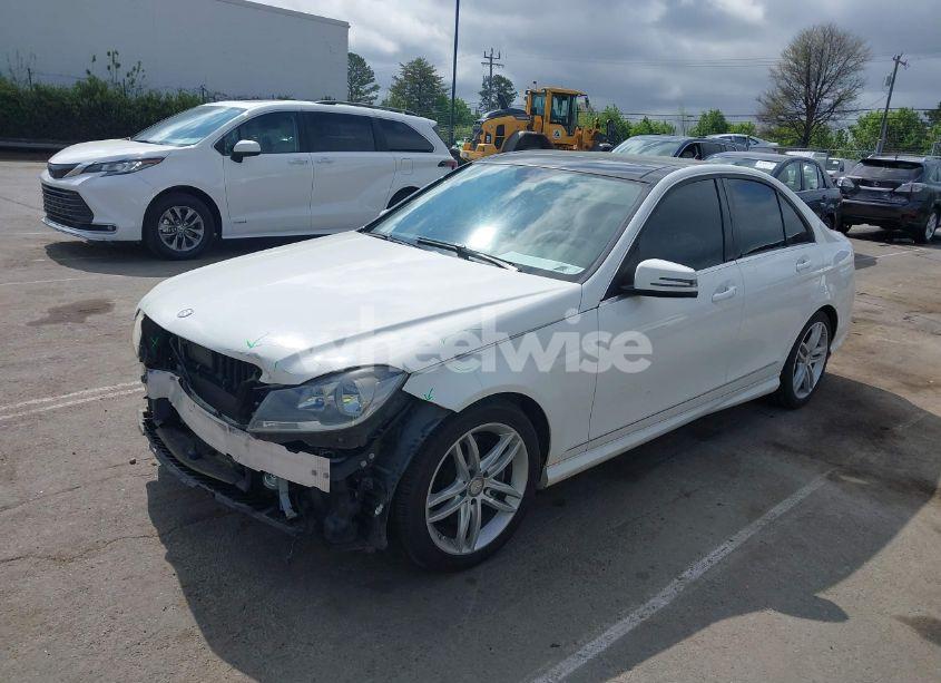 Photo 2 of 2014 Mercedes-benz C 300 LUXURY 4MATIC/SPORT 4MATIC (VIN WDDGF8AB0EA941628)