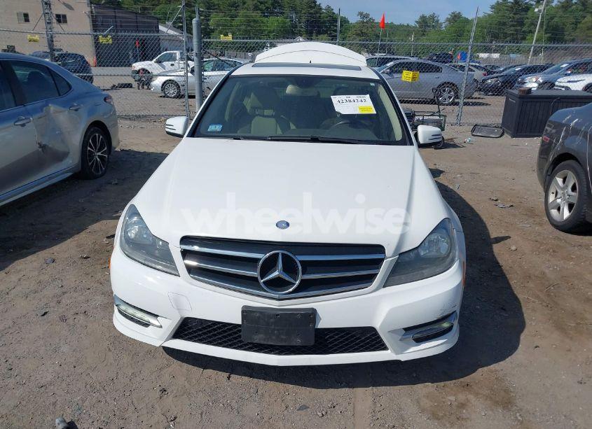 Photo 13 of 2014 Mercedes-benz C 300 LUXURY 4MATIC/SPORT 4MATIC (VIN WDDGF8AB0EA949700)