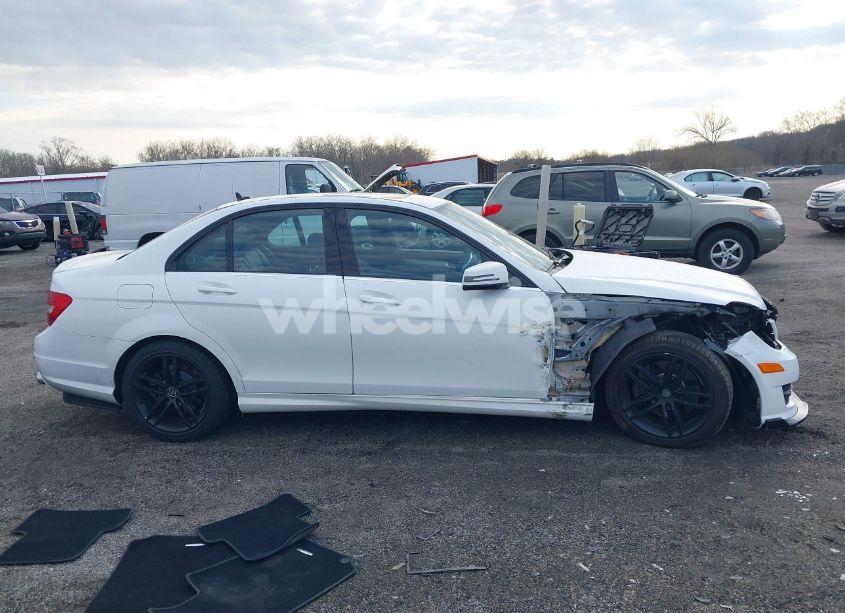 Photo 13 of 2014 Mercedes-benz C 300 C 300 LUXURY/SPORT 4MATIC (VIN WDDGF8AB0ER315661)