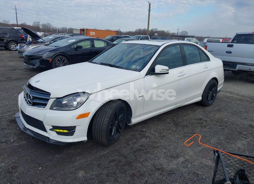 Photo 2 of 2014 Mercedes-benz C 300 C 300 LUXURY/SPORT 4MATIC (VIN WDDGF8AB0ER315661)